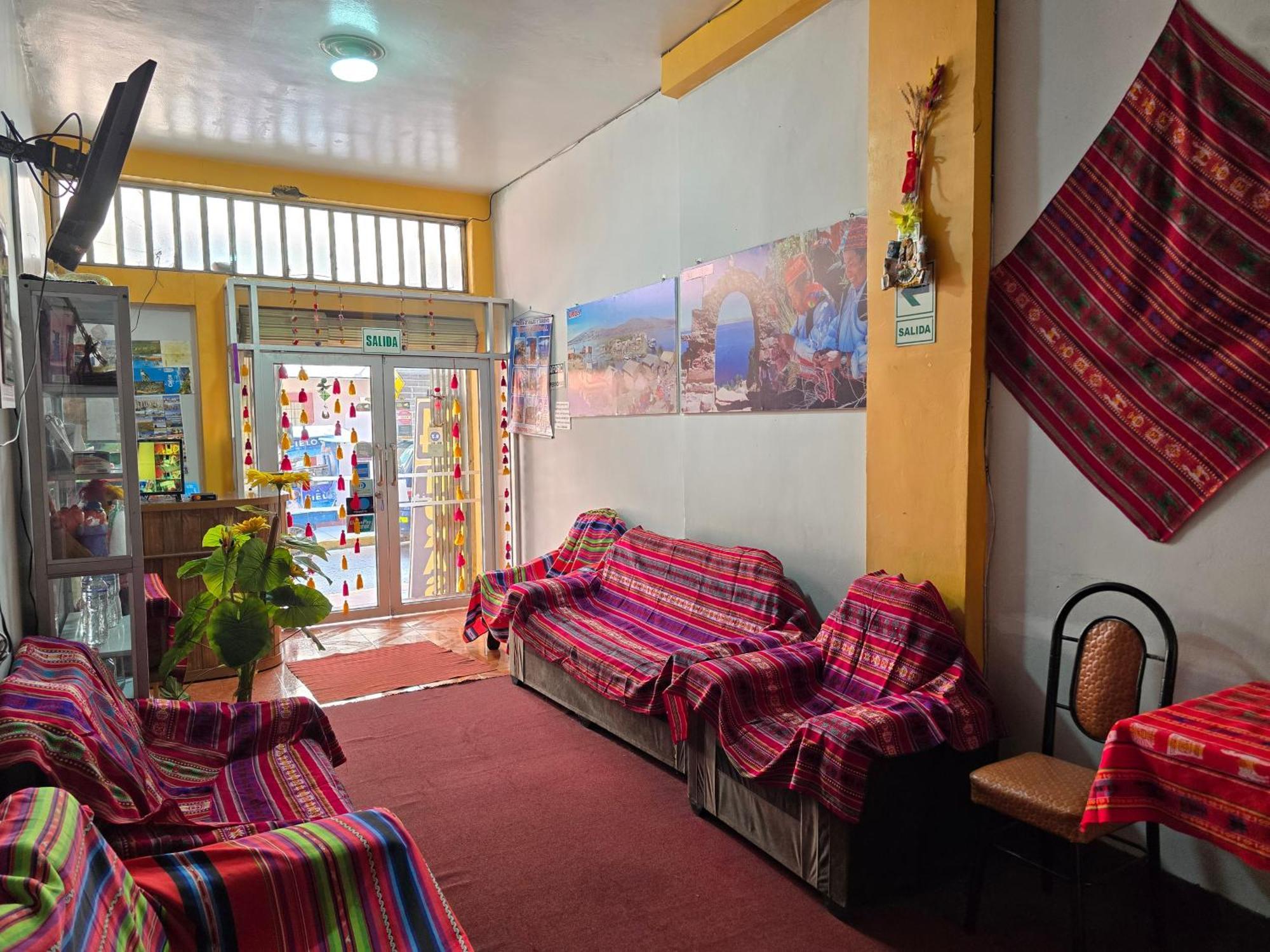 Hostal Acuarius Пуно Екстериор снимка